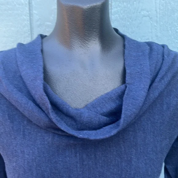 Eileen Fisher NWOT indigo 100% Marino wool classy lightweight long sleeve sz 2P - Picture 2 of 9